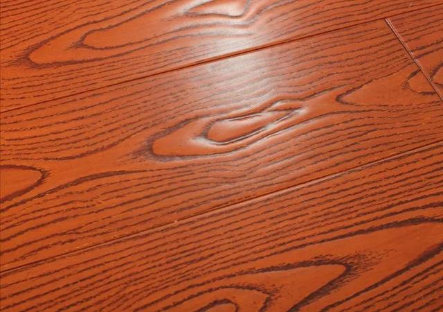 实木地板和复合地板哪种好，实木地板和复合地板的优缺点区别-2