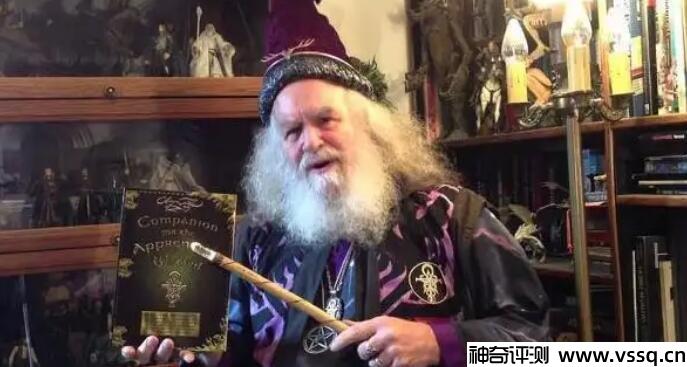 《哈利波特》里的霍格沃茨魔法学院真的存在吗？