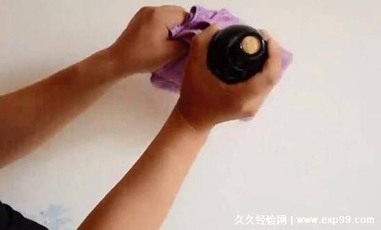 红酒没有开瓶器怎么打开木塞子?可以使用这个方法-1