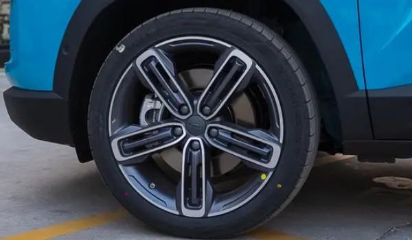 吉利icon的轮胎是用的什么牌子 玲珑轮胎(滚阻小油耗低)