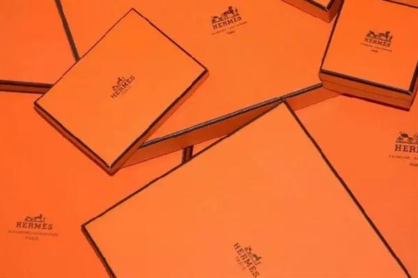 世界十大顶级奢侈品牌，爱马仕、香奈儿、迪奥、圣罗兰都有