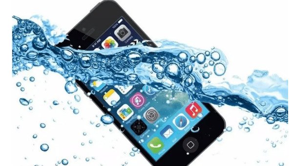 手机进水了怎么处理比较好 有五大步骤(不可以立即开机)