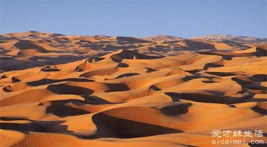 世界上最大的沙漠 撒哈拉沙漠(与中国土地面积相差不大)