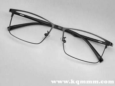选购抗疲劳近视眼镜片，需要注意哪些问题？