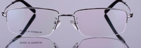 为什么说纯钛和碳纤维材质的眼镜架好？