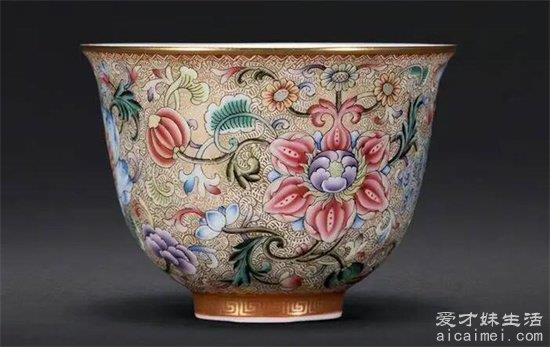 清代珐琅彩瓷器的收藏价值早已过亿，每一件都是无价之宝