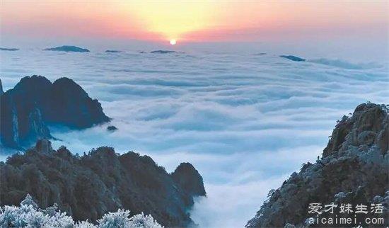 去黄山游玩，遇上云海，仿佛进入了梦幻的世界